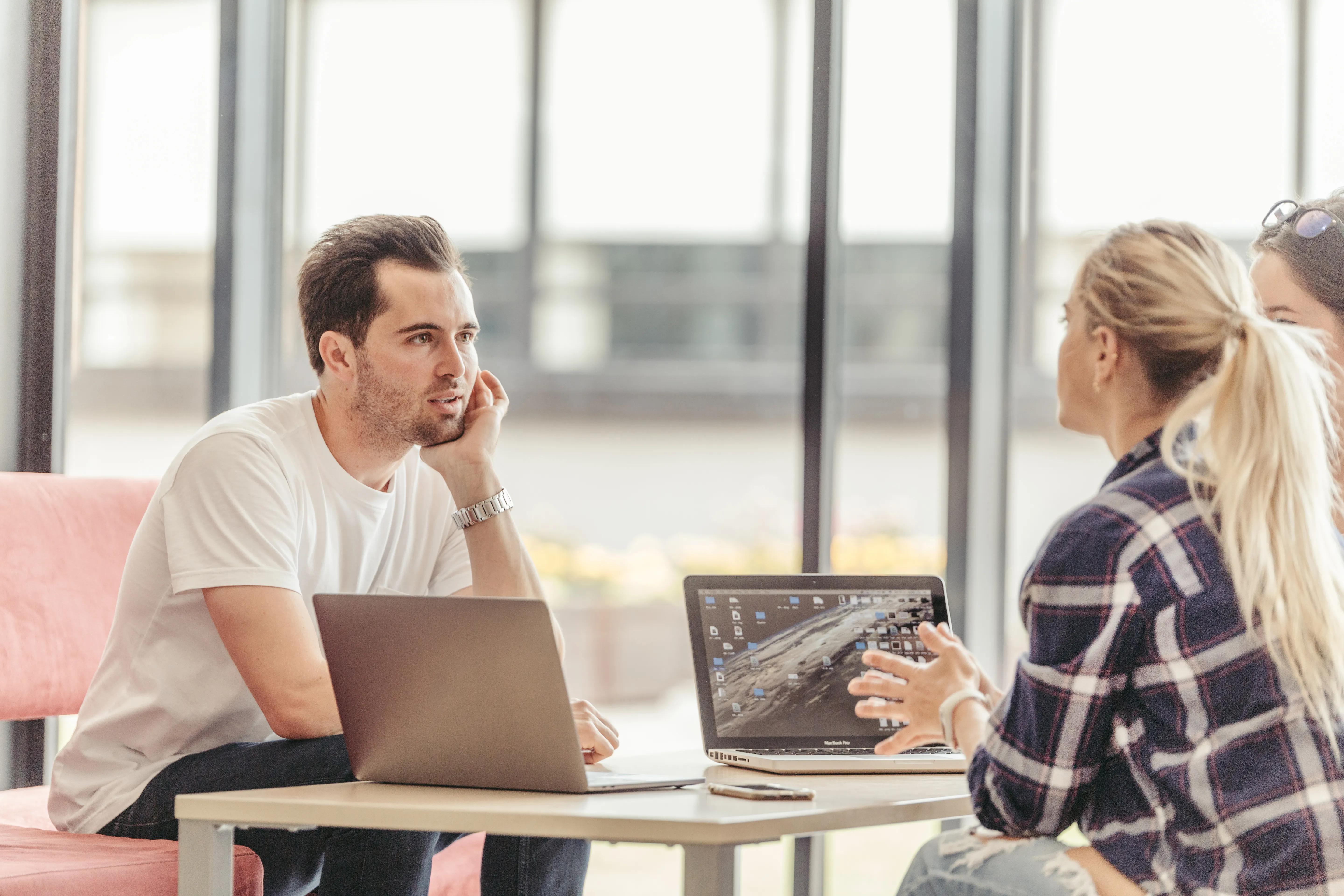Cómo Dar un Feedback Claro y Efectivo a tu Freelancer