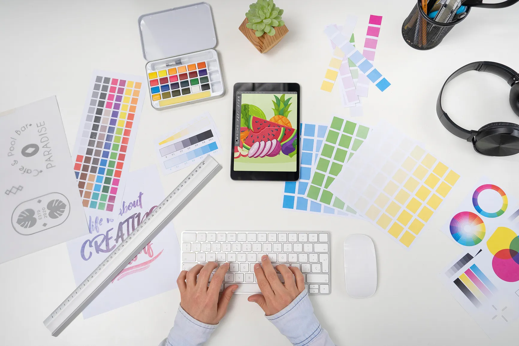 Estrategias para trabajar con diseñadores gráficos freelance en proyectos iterativos