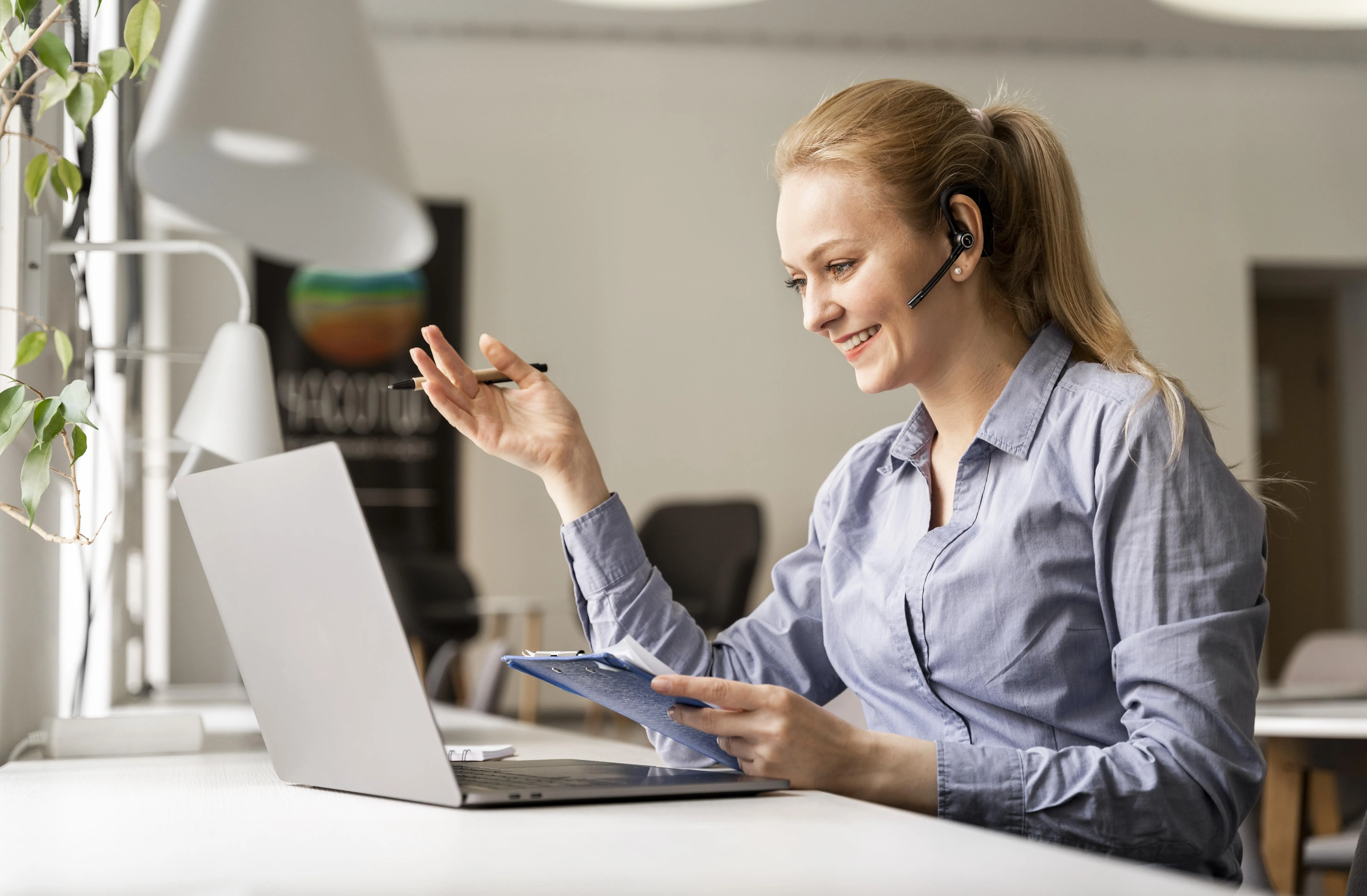 Cómo un Asistente Virtual Puede Simplificar tu Trabajo
