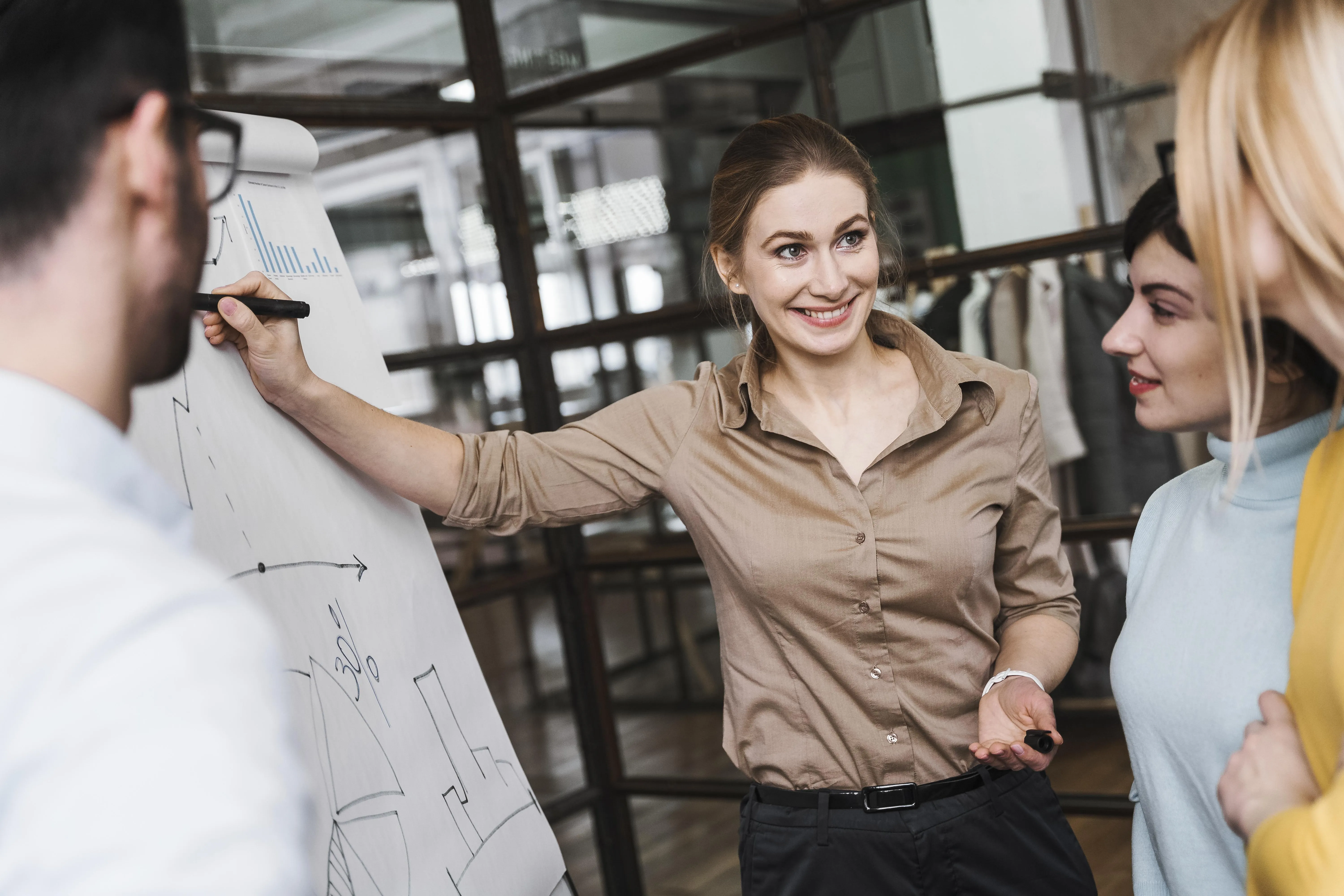 Cómo transformar a tus clientes en embajadores que recomienden tus servicios