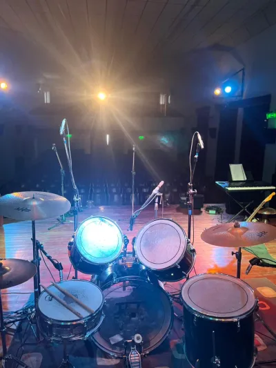 Doy clases de percusion y piano